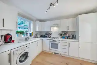 8 Mortlake Drive, photo 4