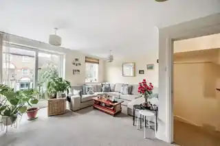 8 Mortlake Drive, photo 2
