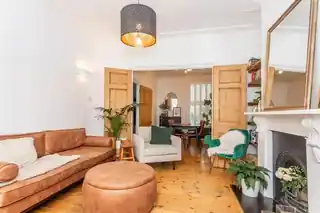 8 Mossford Street, photo 2