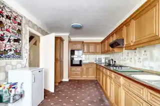 8 Navarre Gardens, photo 4