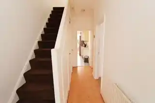 8 Neal Avenue, photo 3