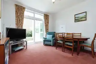 8 North Close, photo 3