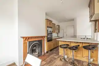 8 Ritches Road, photo 3