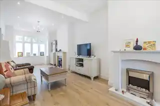 8 Rosedew Road, photo 3