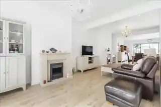 8 Rosedew Road, photo 2