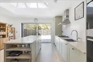 8 Rosedew Road, photo 4