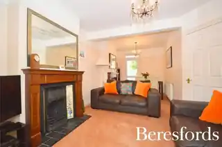8 Salisbury Road, photo 2