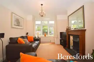 8 Salisbury Road, photo 3