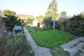 8 Shere Close, photo 2
