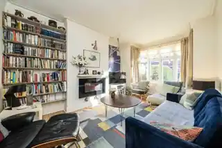 8 Silverton Road, photo 2