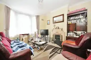 8 Sunnydene Street, photo 3