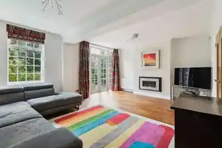 8 Tooke Close, photo 2