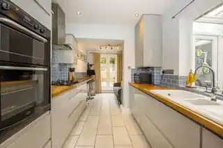 8 Trehern Road, photo 2