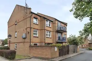 8 Victoria Park Road, photo 2