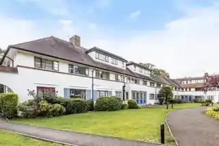 8, Wellesley Court, Popes Avenue, photo 3