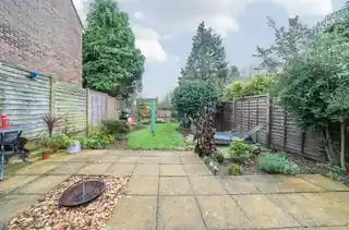 8 West Common Road, photo 3