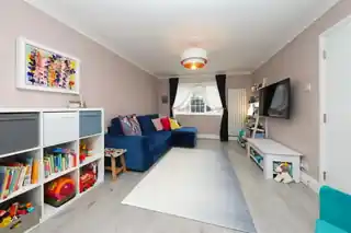 8 Wise Lane, photo 3