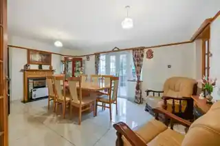 8 Woodlands Avenue, photo 3