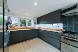 8 Woodstock Road, photo 3