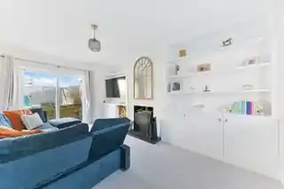 8 Woodstock Road, photo 2