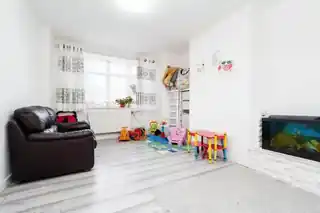 80 Ascension Road, photo 2