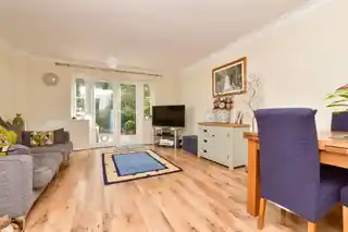 80 Autumn Drive, photo 4