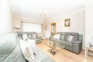 80 Balmoral Drive, photo 2