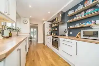 80 Beaconsfield Road, photo 3