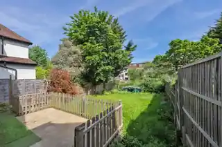 80 Brookside Road, photo 2
