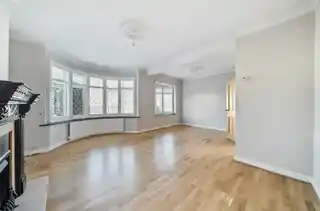 80 Canterbury Avenue, photo 2