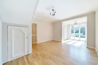 80 Canterbury Avenue, photo 3