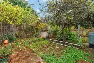 80 Cavendish Drive, photo 3