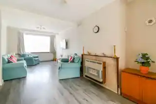 80 Crest Drive, photo 3