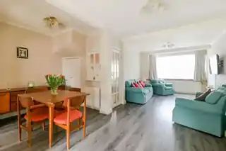 80 Crest Drive, photo 2