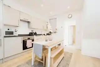 80 Glenavon Road, photo 3