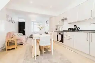80 Glenavon Road, photo 4