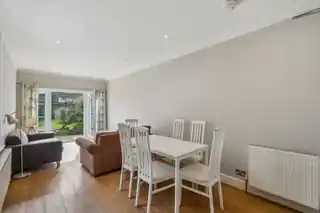 80 Hydethorpe Road, photo 4