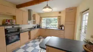 80 Link Lane, photo 3