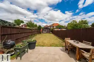 80 St Leonards Gardens, photo 3