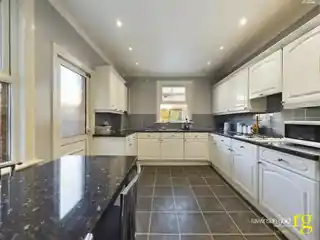 80 Stanley Road, photo 4
