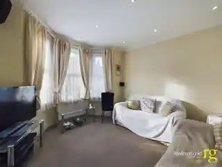 80 Stanley Road, photo 2