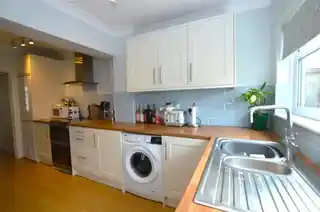 80 Wills Crescent, photo 4