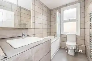 80A High Street, photo 2