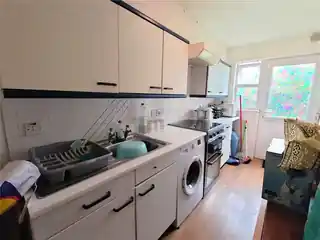 81 Abbotswood Way, photo 4