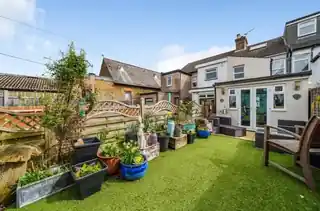 81 Birkbeck Road, photo 4