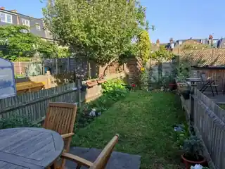 81 Burntwood Lane, photo 4