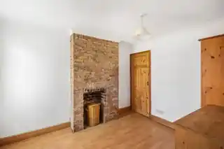 81 Colham Avenue, photo 4