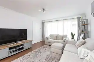 81 Hedingham Road, photo 3