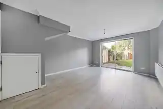 81 Pennington Way, photo 2