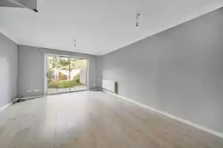 81 Pennington Way, photo 3